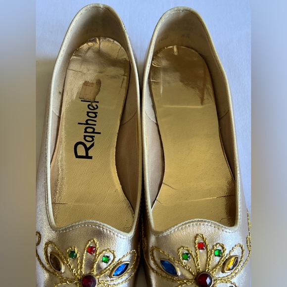 Vintage Gold Jeweled Shoes - Picture 5 of 15